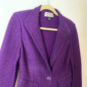 St. John suit set. Jacket & skirt.